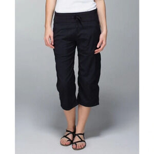 Lululemon cropped drawstring waist and leg dance pants black stripe 31343